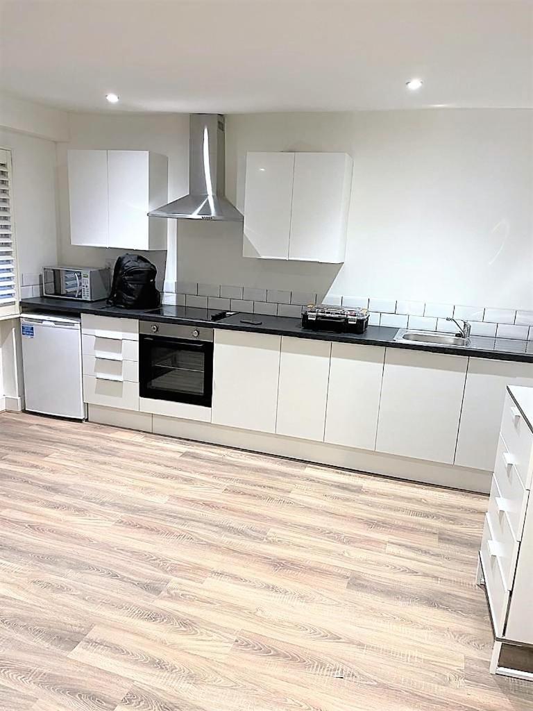 Goodge Street Apartment