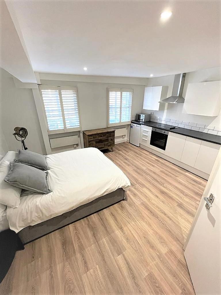 Apartment Goodge Street London