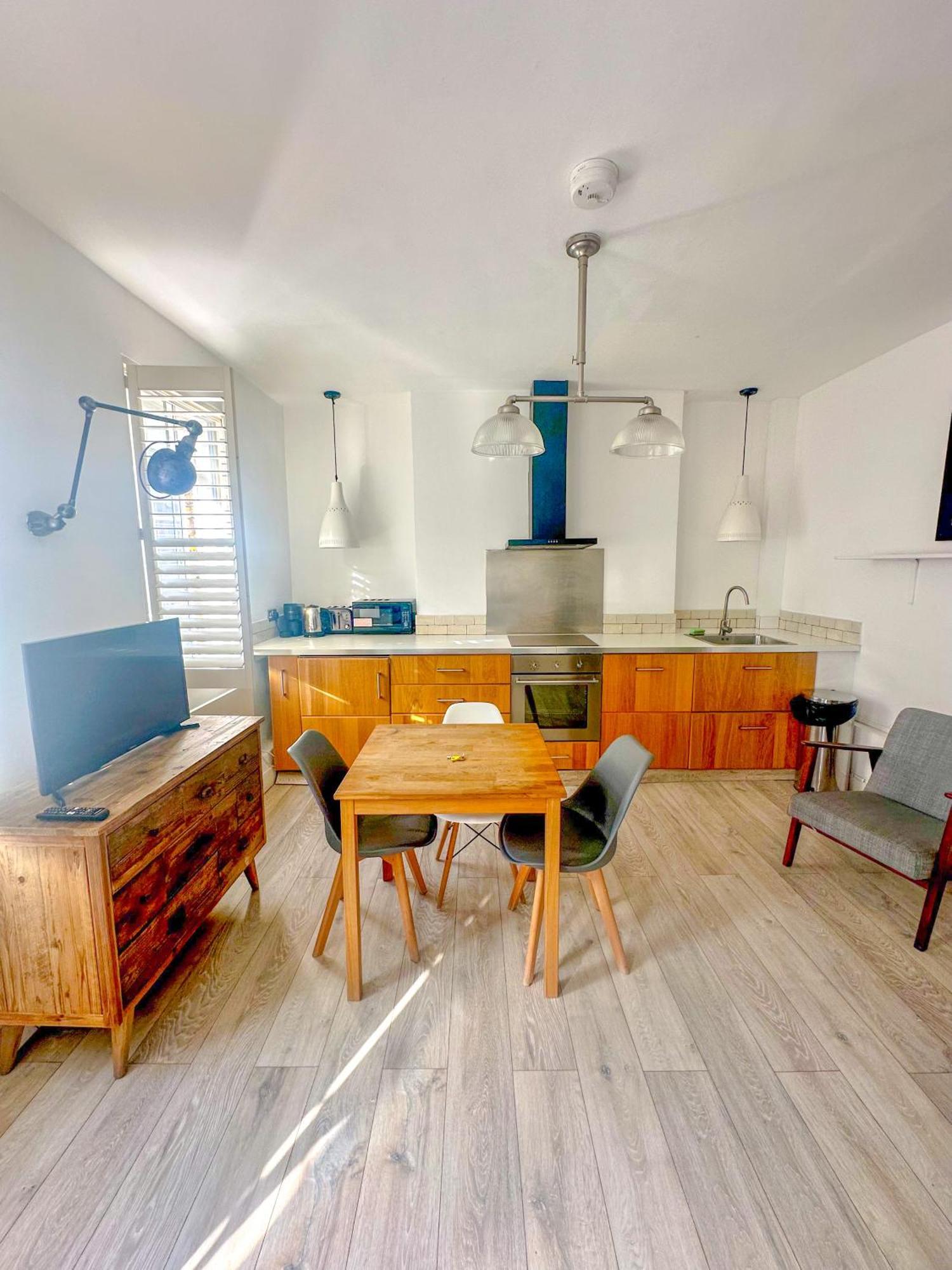 Goodge Street Apartment London
