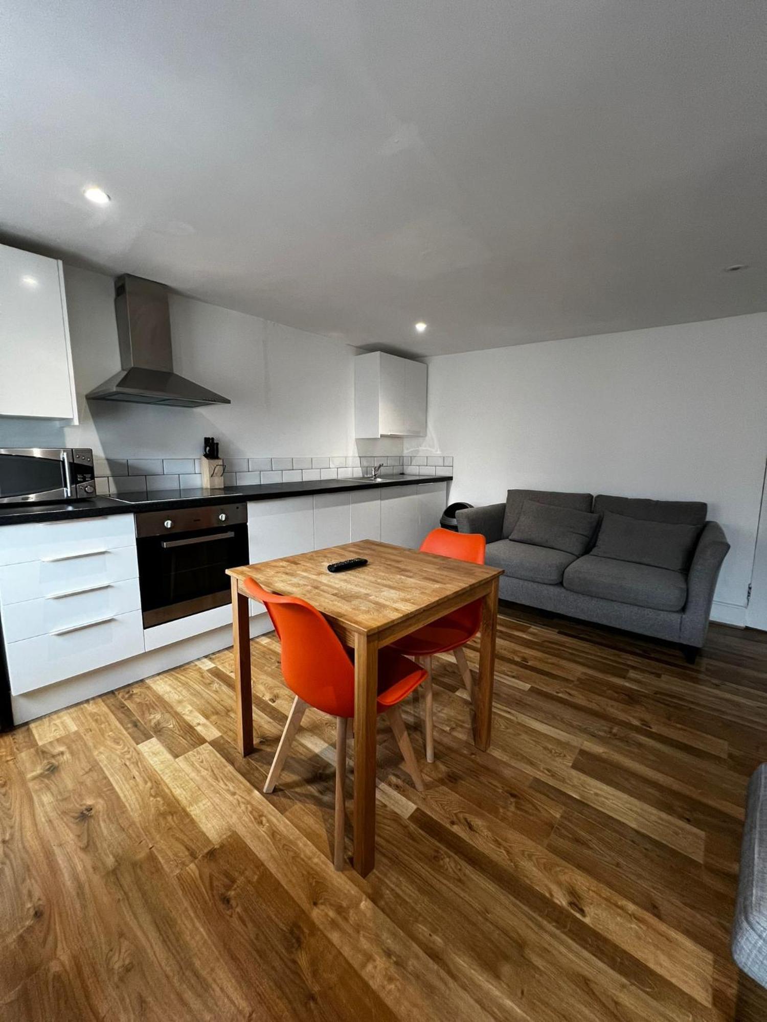 Goodge Street Apartment